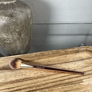 F.A.R.A.H Pressed Powder 620F Brush